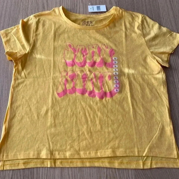 Freeze Tops - 🆕 Stay kind yellow cropped graphic tee L🆕